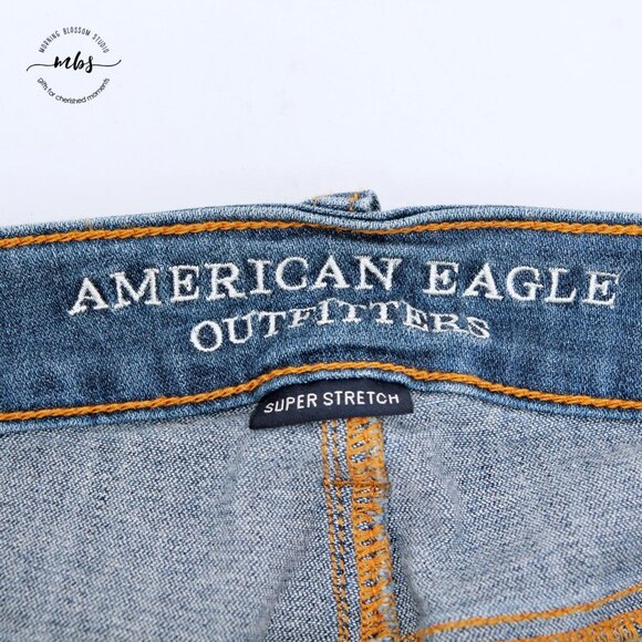 American Eagle Super Stretch Low Waist Distressed Raw Hem Jeggings - Picture 13 of 14